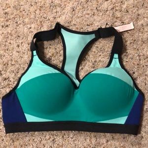 Victoria’s Secret Sport Bra 34B NWT